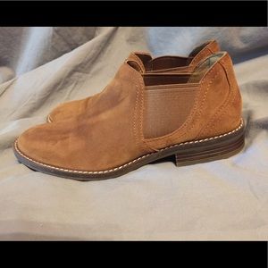 Clark’s booties size 7